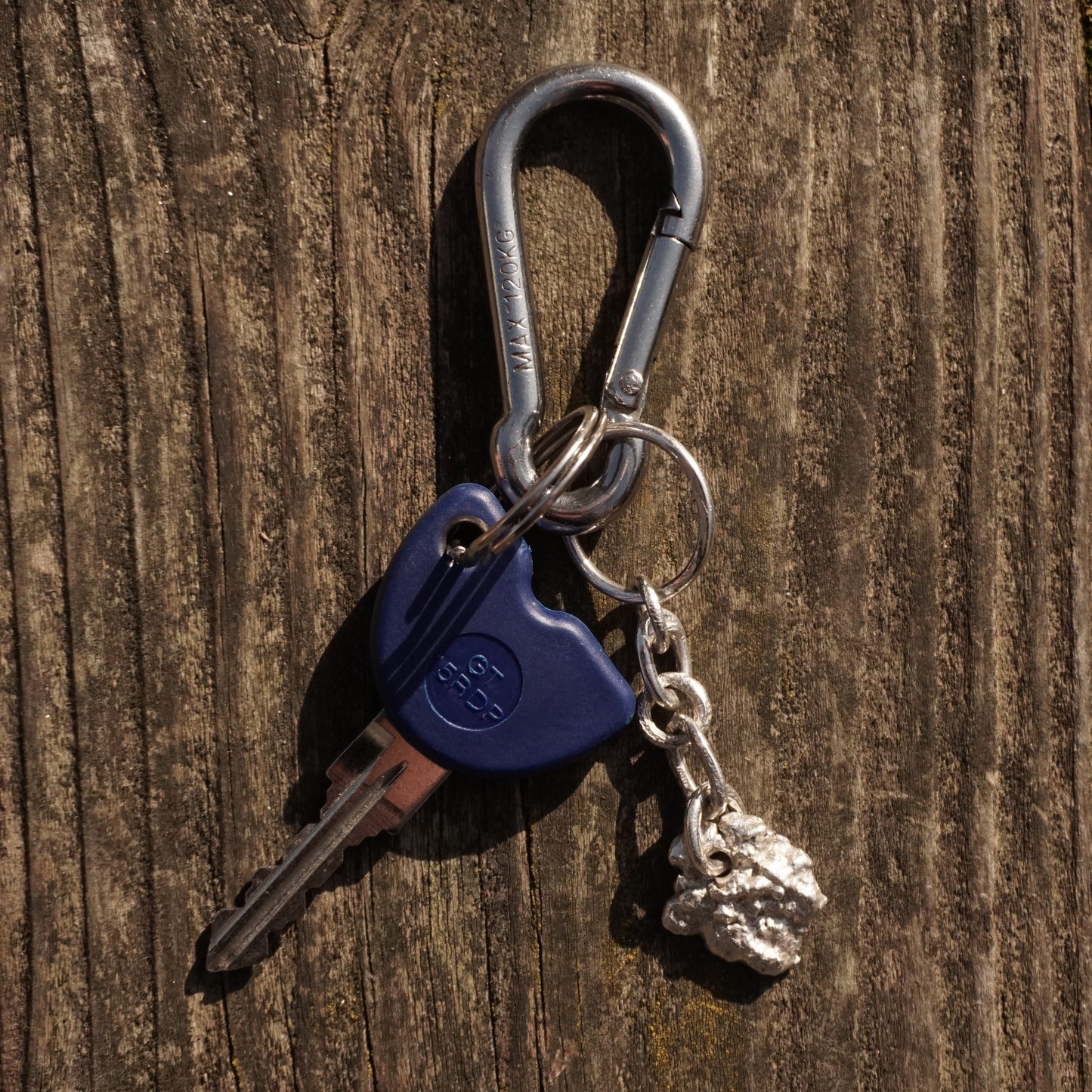 silver chunk key pendant