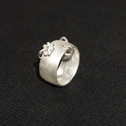 flower charm ring