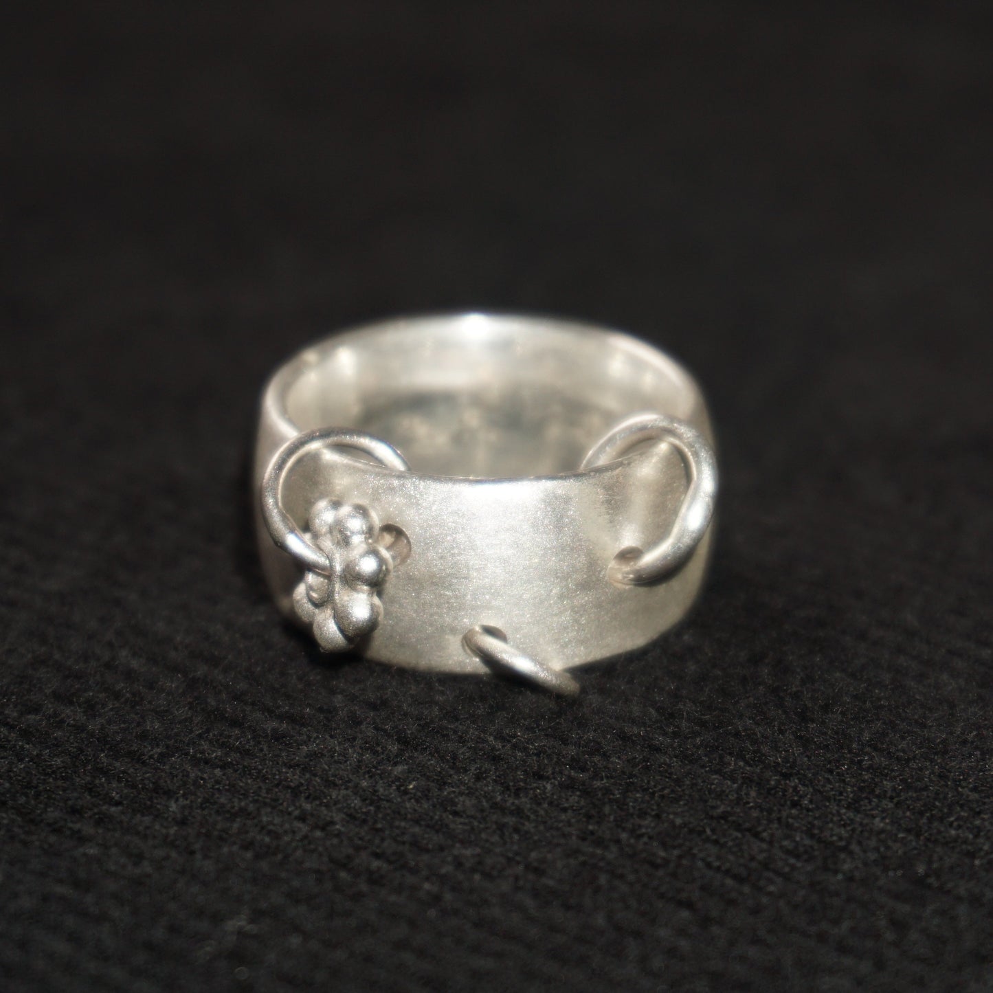 flower charm ring