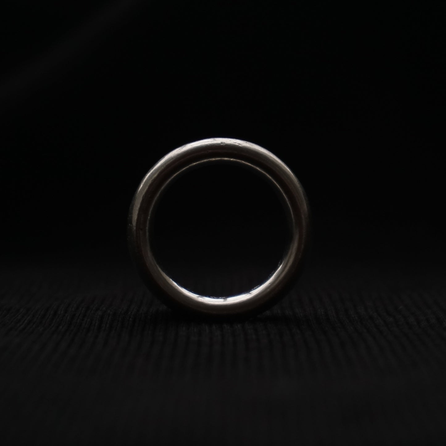 simple bold thumb ring